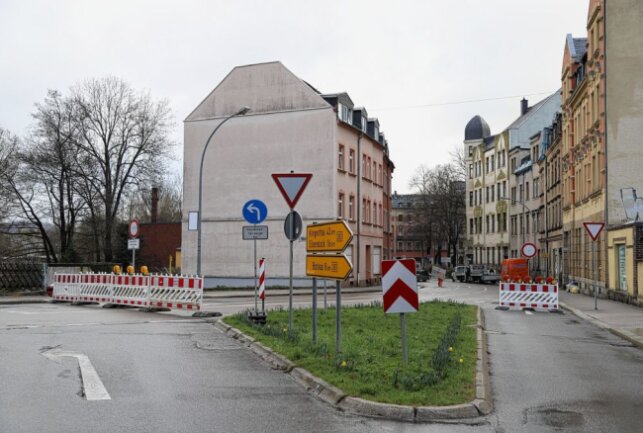 Hauptverkehrsader in Aue für mehrere Monate dicht - Vollsperrung einer Hauptverkehrsader. Foto: Niko Mutschmann