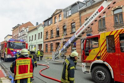 Hausbrand in Falkenstein: Wohnung nun unbewohnbar - In Falkenstein kam es zu einem Hausbrand. Foto: David Rötzschke