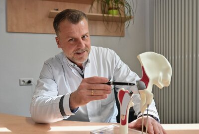 HBK Zwickau: Kompetenzen an einem Standort konzentriert - Die orthopädische Klinik wird von Chefarzt Prof. Dr. med. Eric Röhner geleitet. Foto: Ralf Wendland