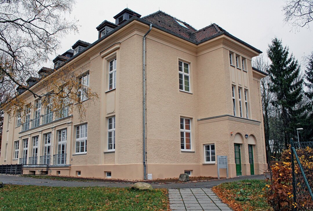 HBK Zwickau plant neuen Bildungscampus - Das historische Bettenhaus 9 soll saniert werden und später Teile der Medizinischen Berufsfachschule sowie des Förderzentrums Krankenhausschule beheimaten. Foto: HBK