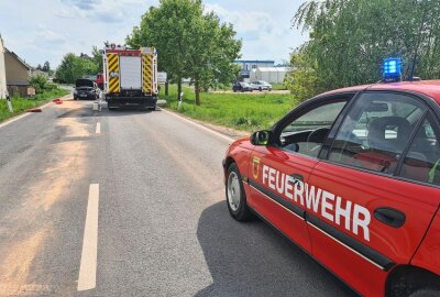 Heftiger Frontalcrash in Neukirchen - Schwerer Verkehrsunfall in Neukirchen. Foto: Mike Müller