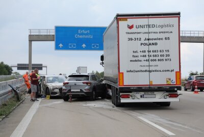 Heftiger Unfall auf der A4 bei Nossen: Insassen schwer verletzt - Heute kam es zu einem schweren Unfall auf er A4. Foto: Roland Halkasch