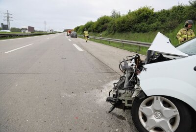 Heftiger Unfall auf der A72: Zwei Fahrerinnen schwer verletzt - Auf der A72 ereignete sich ein schwerer Unfall. Foto: Niko Mutschmann