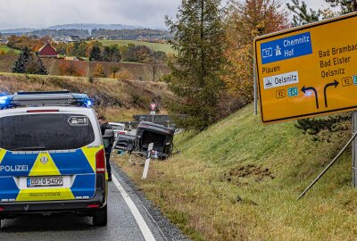 Heftiger Unfall im Vogtland: Fahrer musste aus PKW befreit werden - Ein PKW verunfallte in Oelsnitz auf der S311. Foto: Igor Pastierovic