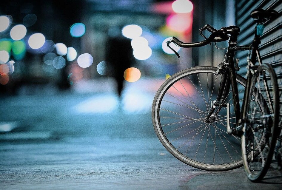 Heidenau: Unbekannter schlägt Fahrradfahrer zu Boden - Symbolbild. Foto: Pixabay