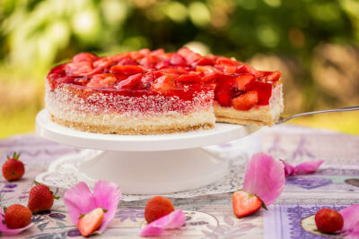 Aus Erdbeeren lässt sich Vieles zubereiten. Torten und Kuchen sind sehr beliebt.