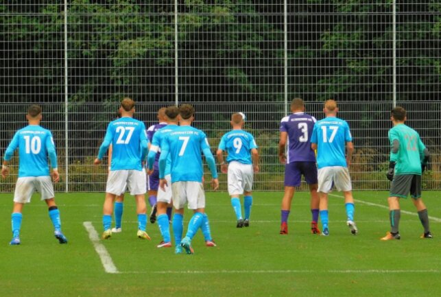 Himmelblaue U17 spielt furiose Bundesliga-Saison - Die Schützlinge von Daniel Wilson konnten alle drei Sachsenduelle - gegen Erzgebirge Aue, RasenBallsport Leipzig und Dynamo Dresden - erfolgreich gestalten. Foto: Marcus Hengst