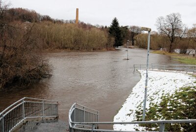 Hochwasser: Feuerwehr aus Niederwiesa muss ausrücken - In Flöha ist der Bereich an der ehemaligen Baumwollspinnerei Gückelsberg überflutet: Foto: Knut Berger
