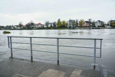 Hochwasseralarm: Elbe überschwemmt größere Gebiete in Sachsen - In der Nacht von Sonntag auf Montag stieg der Elbpegel in Sachsen auf über 4 Meter. Foto: xcitepress/Finn Becker