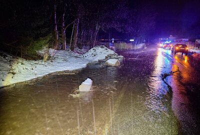 Hochwasserwarnung: Mehrere Gewässer in Sachsen übergetreten - Auch in Aue und Breitenbrunn gab es Überschwemmungen. Foto: Daniel Unger