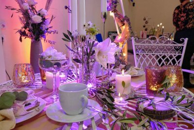 Hochzeitsmesse offenbart die Popularität des Boho-Styles - So könnte romantisch könnte der Tisch bei einer Hochzeit aussehen. Foto: Andreas Bauer