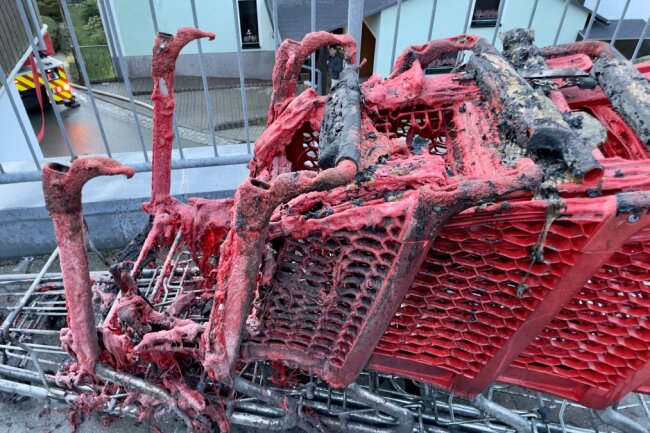 Hoher Sachschaden nach Brand in erzgebirgischem Supermarkt - Am Samstag gab es einen Brand in einem Supermarkt. 