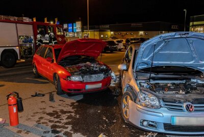 Hoher Schaden und Verletzte bei Unfall auf Parkplatz in Auerbach - In Auerbach kam es zu einem Unfall Foto: B&S/ David Rötzschke
