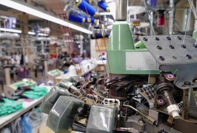 Hopfgartener Sockenfabrik präsentiert neue Entwicklung - Produziert wird mit 21 Kleinrundstrickmaschinen. Foto: Andreas Bauer