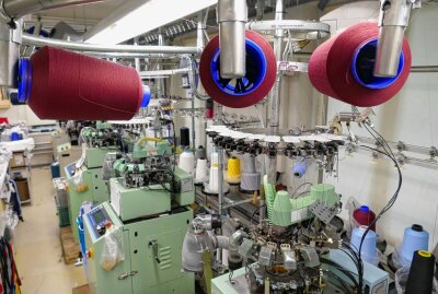 Hopfgartener Sockenfabrik präsentiert neue Entwicklung - In acht Stunden stellt eine Maschine etwa 60 Paar Socken her. Foto: Andreas Bauer