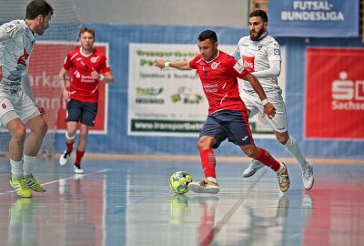 HOT 05 Futsal zieht ins Meisterschaftsfinale ein - Paulo Garibaldi am Ball. Foto: Andreas Kretschel