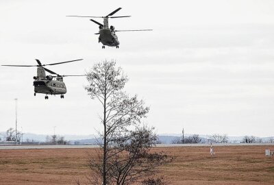 Hubschrauber der US-Army immer wieder am Himmel über Sachsen zu sehen - US-Army Maschinen landen in Dresden. Foto: Roland Halkasch