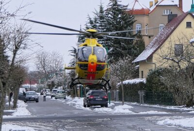 Hubschraubereinsatz in Naunhof - Freitagvormittag drehte ein Rettungshubschrauber über Naunhof seine Kreise. Foto: Sören Müller