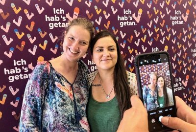 "Ich hab's getan": Sächsische Impfkampagne nimmt mit Aufklärungsvideos Fahrt auf - Teilnehmer der Aktion "Ich hab's getan". Foto: SMS 