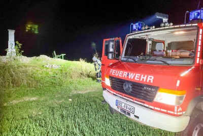 Am Montagabend gegen 22.55 Uhr sahen Anwohner der Straße Am Katzenstein in Affalter einen Feuerschein und alarmierten die Feuerwehr.