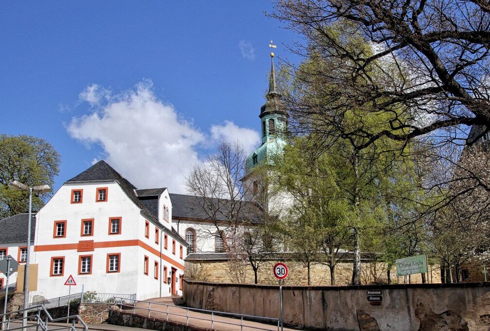 In Wiederau wird das Dorffest gefeiert - Das Geburtshaus von Clara Zetkin wird mit besucht. Foto: Andrea Funke