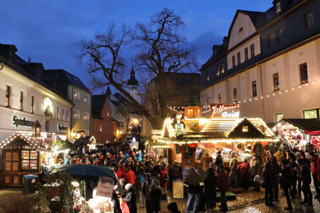 Infos und Öffnungszeiten zu den Weihnachtsmärkten im Erzgebirge - Auch Schwarzenberg hat einen wundervollen Weihnachtsmarkt.