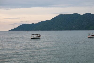 Ins "warme Herz Afrikas": Fünf Gründe für eine Malawi-Reise - Cape MacLear lebt vom Tourismus: Besucher von Afrikas drittgrößtem See können zum Beispiel Bootsausflüge unternehmen.