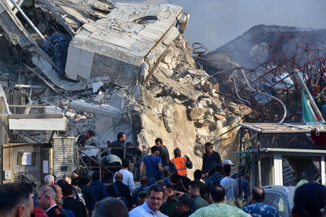 Iran droht Israel mit Vergeltung - Sorge vor Eskalation - Das zerstörte Konsulatsgebäude der iranischen Botschaft.