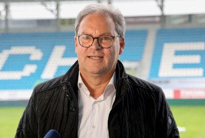 Irre Moral! Chemnitzer FC zieht ins Sachsenpokal-Finale ein! - Hermann Winkler, Präsident des Nordostdeutschen Fußballverbandes, war im Stadion. Foto: Harry Härtel