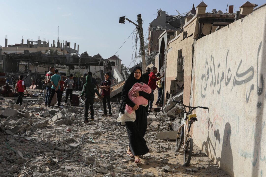 Israel evakuiert Rafah - Hamas stimmt Feuerpause zu - Vor einem erwarteten Militäreinsatz hat Israels Armee mit der Evakuierung der Stadt Rafah begonnen. Ägypten befürchtet viele Binnenflüchtlinge.