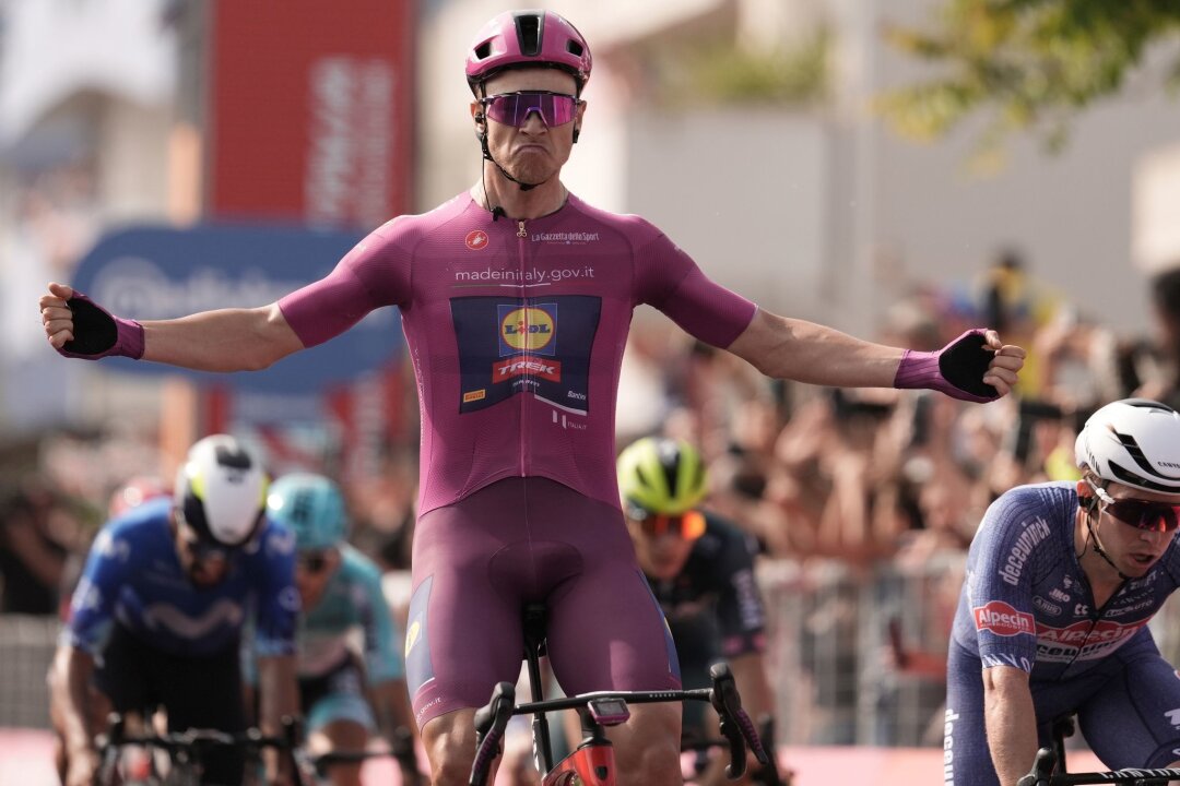 Italiener Milan holt zweiten Etappensieg beim Giro - Feierte seinen zweiten Etappensieg beim Giro: Jonathan Milan.