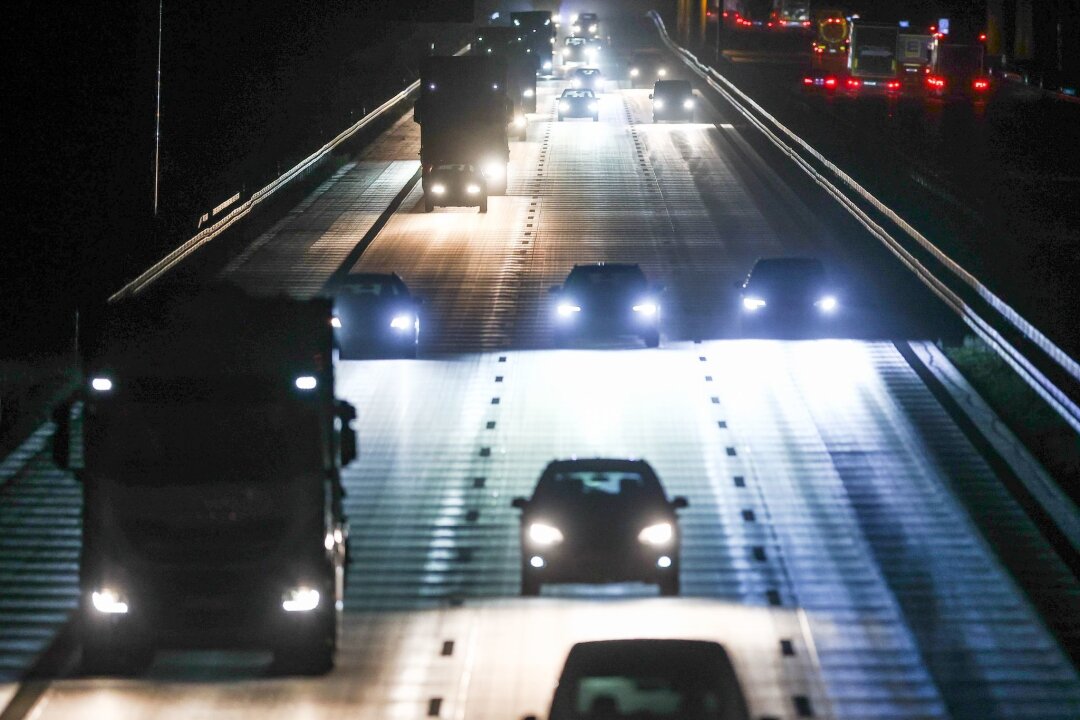 Jedes vierte Auto ist nicht ausreichend beleuchtet unterwegs - Zu hell, zu dunkel oder sogar nur einseitig: Viele Autos weisen Mängel bei der Beleuchtung auf.