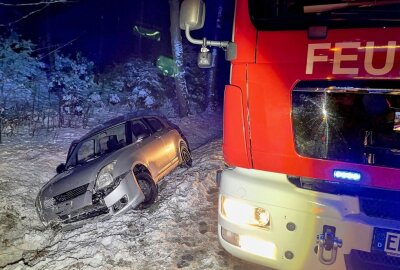 Johanngeorgenstadt: PKW kommt von Fahrbahn ab - In Johanngeorgenstadt kam ein Auto von der Fahrbahn ab. Foto: Daniel Unger