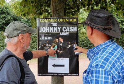 Johnny Cash Show auf Bühne im Schlosspark Lichtenwalde - Die Johnny Cash Show im Schlosspark Lichtenwalde. Foto: Maik Bohn