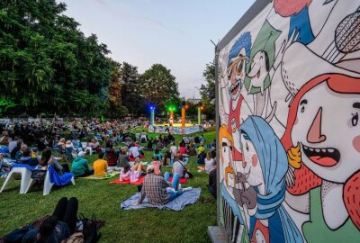 Jubiläum: 5 Jahre in 50 Bildern - Der Chemnitzer Parksommer im Stadthallenpark etablierte sich als Kulturfestival seit 2017 und wird durch Crowdfunding finanziert. Foto: C3/ Kristin Schmidt