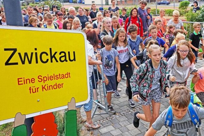 Seit Jahren erfreuen sich die Kleinen an der Spielestadt "Mini Zwickau". Foto: Archiv / Ralph Koehler/propicture