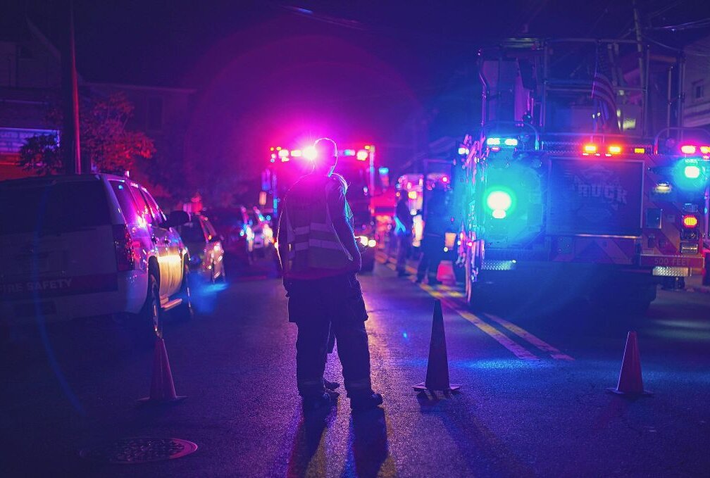 Junge Fahrer im Unglück: Zwei Verletzte nach Zusammenstoß mit Haus - Symbolbild. Foto: Adobe Stock