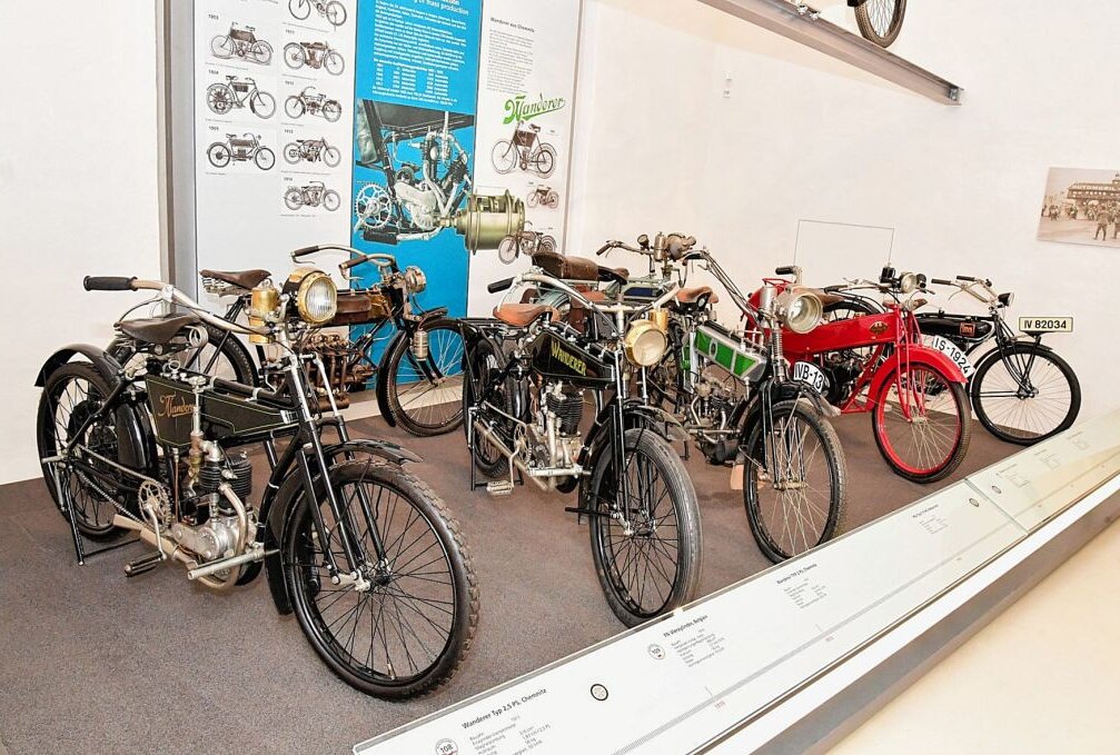 Kam ein Wanderer des Wegs - Wanderer-Motorräder sind heutzutage unter anderem im Motorradmuseum auf Schloss Augustusburg (Foto) und im Museum für sächsische Fahrzeuge in Chemnitz zu bestaunen. Foto: Thorsten Horn