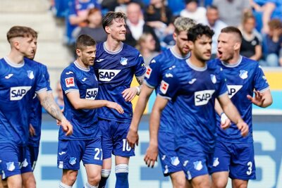 Kampf um Europa: Hoffenheim beendet Augsburgs Serie - Die TSG Hoffenheim holte im Kampf um die internationalen Plätze wichtige drei Punkte.