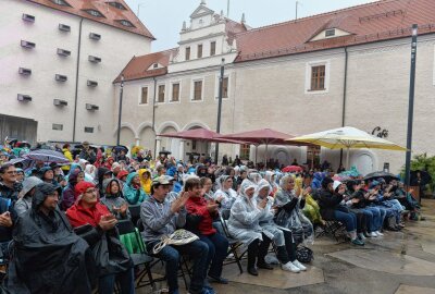 Karat vor über 500 Fans im Freiberger Schloss Freudenstein - Konzert mit Karat vor über 500 Fans im Schloßhof Schloß Freudenstein in Freiberg. Foto: Eckardt Mildner