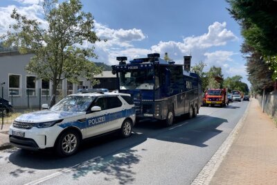 Am Dienstagmittag gab die Polizei bekannt, dass für das Gemeindegebiet Bad Schandau der Katastrophenalarm ausgerufen wurde. Foto: Daniel Unger