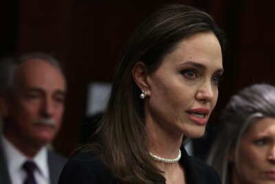 "Kein gesunder Ort": Kehrt Angelina Jolie Hollywood den Rücken? - Nachdem die Trennung von Angelina Jolie und Brad Pitt bekannt wurde, machte der öffentlichte Druck der Schauspielerin schwer zu schaffen. 