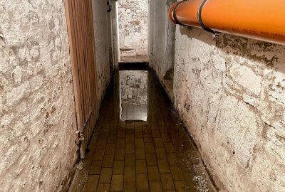 Keller in Aue steht regelmäßig unter Wasser: Rechtsstreit seit 2007 - Der ganze Keller ist vollgelaufen. Foto: Daniel Unger