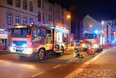 Kellerbrand im Chemnitzer Ortsteil Kappel: Bewohner mussten evakuiert werden - Am Samstag wurde die Feuerwehr in Chemnitz zur Zwickauer Straße 155 gerufen. Foto: Harry Härtel/haertelpress