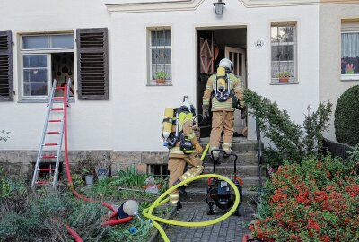 Kellerbrand in Dresden: Bewohnerin schwer verletzt im Krankenhaus - Die Polizei ermittelt zur Brandursache. Foto: Roland Halkasch