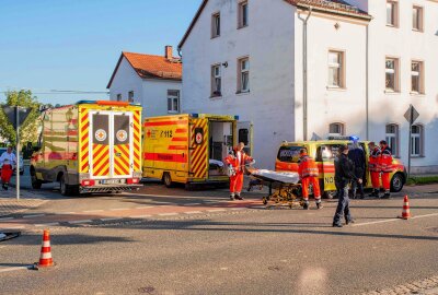 Kettenreaktion mit Folgen: Vier Verletzte bei Auffahrunfall auf B99 - In Zittau sind bei einem Verkehrsunfall auf der B 99 vier Menschen verletzt worden. (Foto: Thomas Baier)