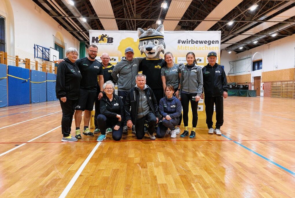 Das Team des Kreissportbundes Mittelsachsen mit Maskottchen Fredi der Wolf. Foto: KSB