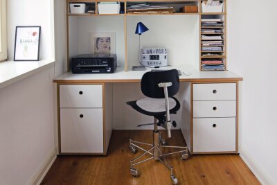 Kleine Wohnungen: Wohin mit dem Schreibtisch fürs Schulkind? - Selbst in der kleinsten Nische lässt sich oft eine Ecke zum Hausaufgaben-Machen einrichten.