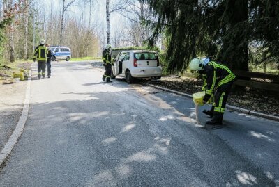 Kleiner Unfall sorgt für Ölspur und langen Stau in Aue - Freitagnachmittag kam es zu einem Unfall in Aue. Foto: Niko Mutschmann