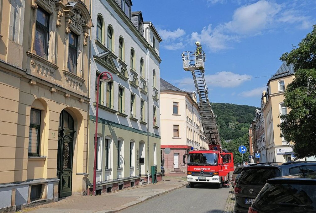Die Feuerwehr in Aue hatte heute morgen einiges zu tun. Foto: Niko Mutschmann